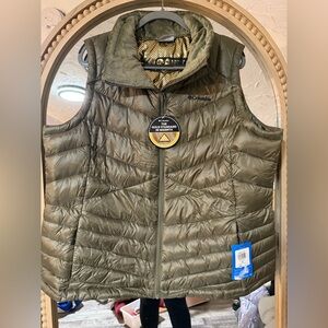 Columbia Women’s Olive Green  Puffer Vest